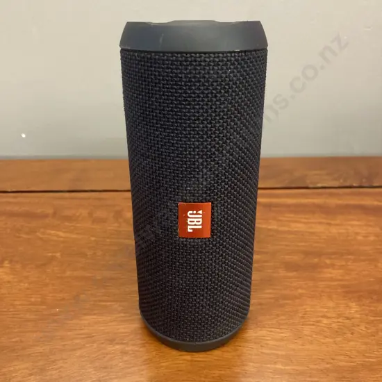 JBL Flip 3 SE Bluetooth Speaker